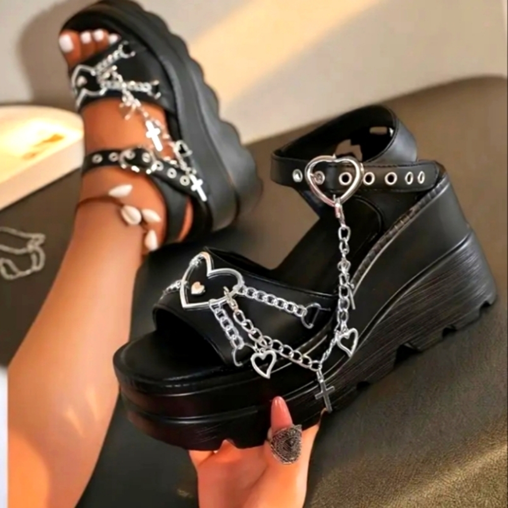 Black Platform Sandals with Heart Chain Detai Sz 8